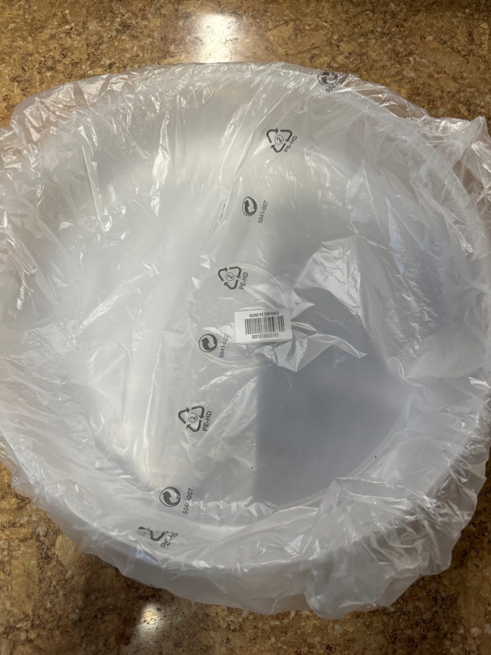 Tupperware round pie  Clear PlasticBowl - White -